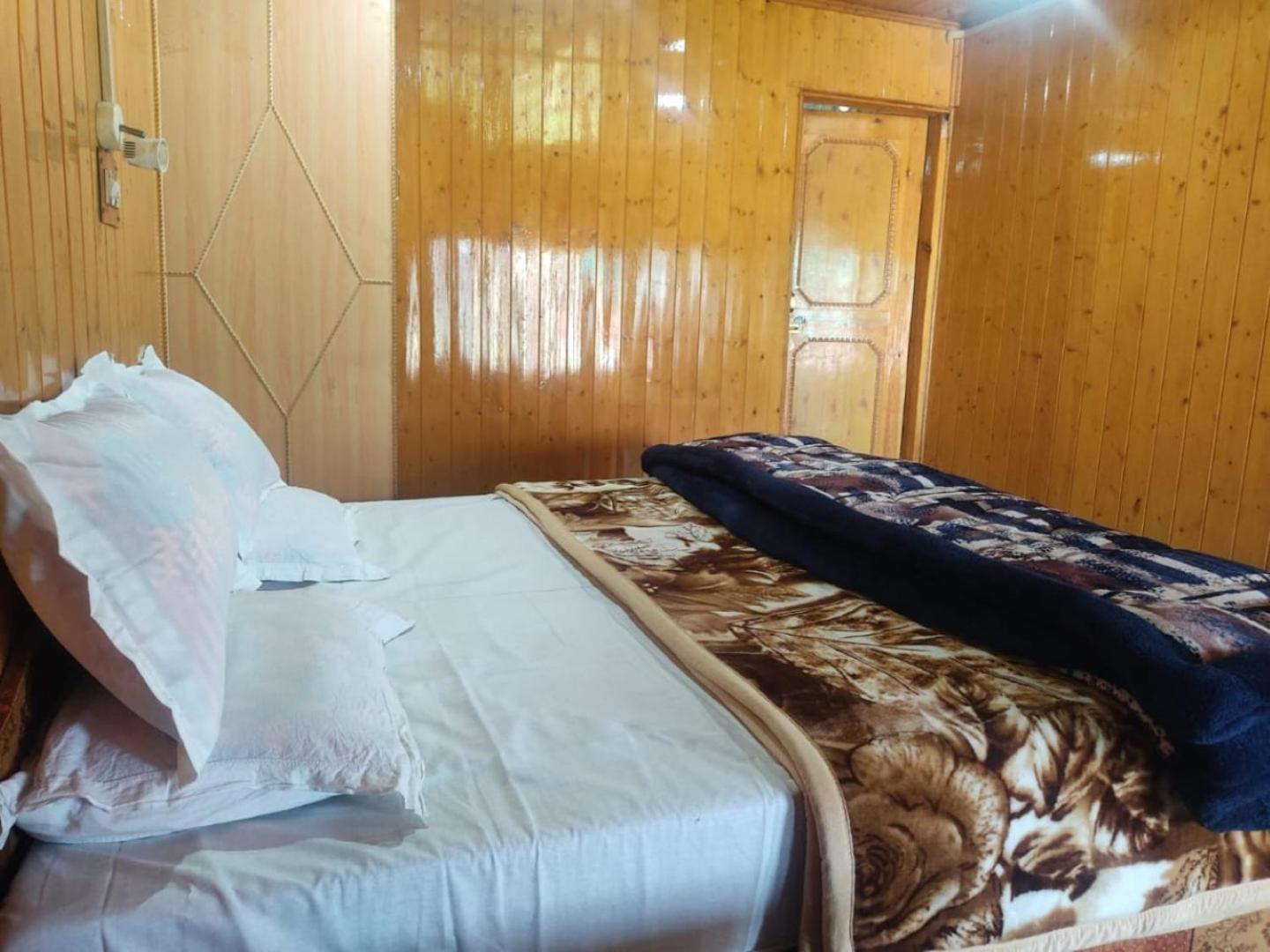 Roseland Cottage , Gulmarg Exterior foto